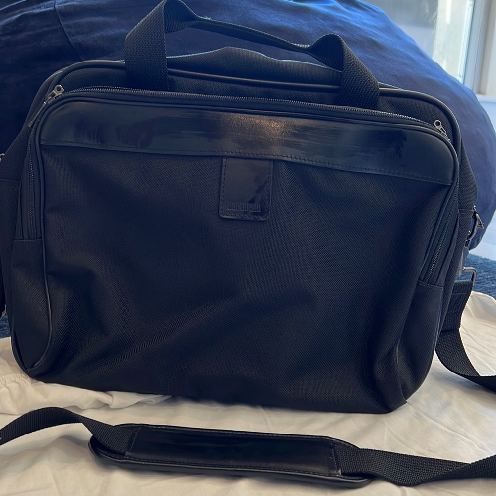 Hartmann shoulder bag black